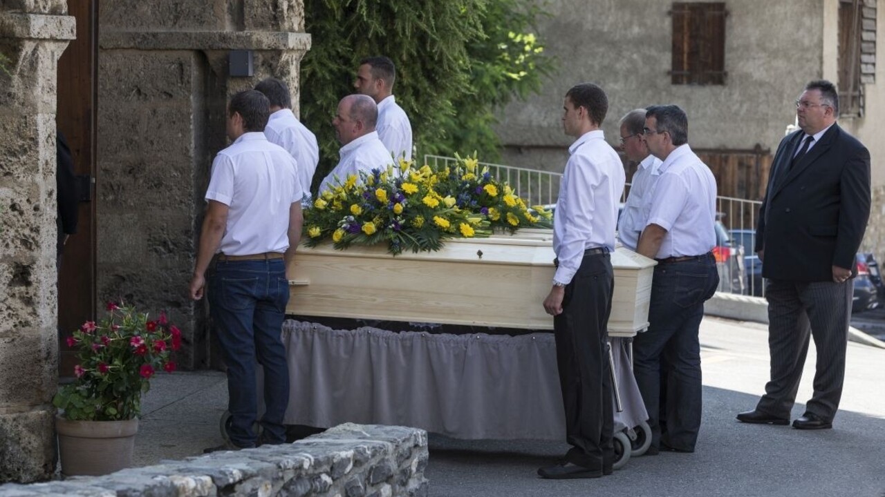 Lacné truhly končia, pohrebníctvo chce byť ekologickejšie
