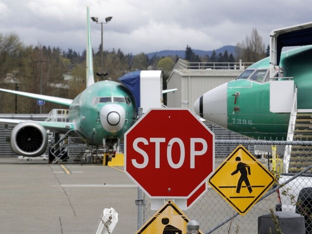 Boeing 737 MAX sa na oblohu zatiaľ nevráti, jeho posudok odložili