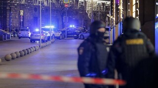 V centre Moskvy blízko sídla FSB sa strieľalo, útočníka zabili