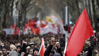 Francúzska vláda a odbory sa nedohodli, vyzvali na veľký protest