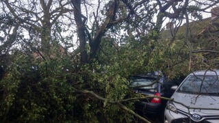 Anglickom sa prehnalo tornádo, v tejto oblasti je neobvyklé