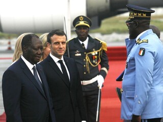 Kolonializmus bol chybou, vyhlásil Macron. Vyzval na priateľstvo