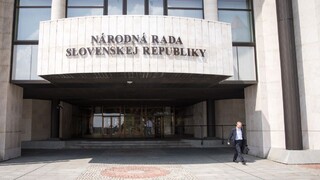 Koľko ešte zarobia poslanci? Plat dostanú aj po zániku mandátu