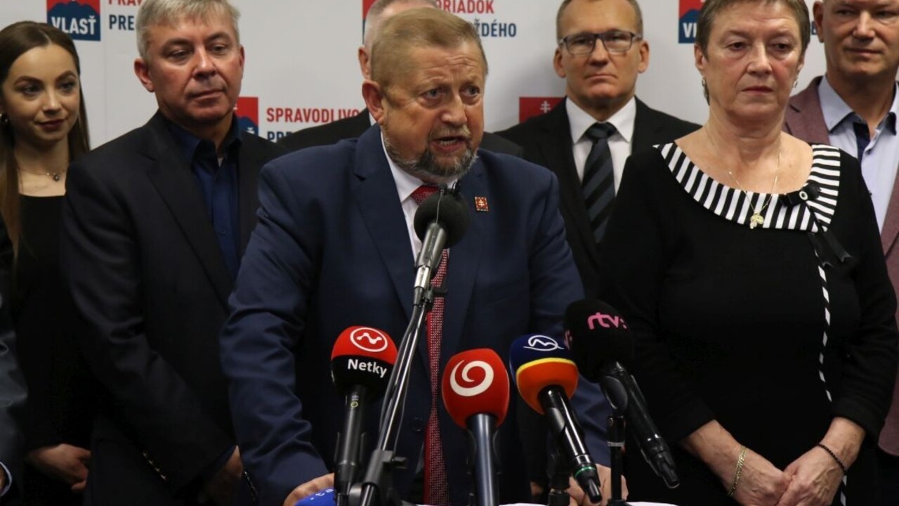 Štedré dary pred Vianocami. Stranám pribudli na účtoch tisíce