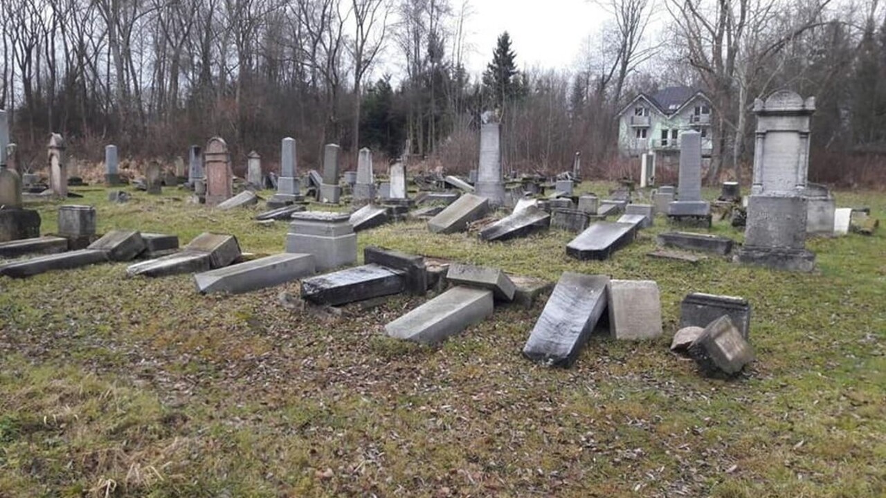Židia sú zhrození. Na zničené cintoríny reagovala i prezidentka