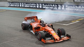 Leclerc sa dohodol na novej zmluve. Zostáva v stajni Ferrari