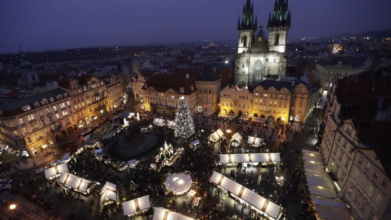 Agresívny muž bodol servírku v Prahe a lúpil, hľadá ho polícia