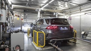 Vo Francúzsku schválili "megadaň" na veľké SUV autá!