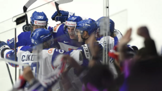 Naši mladí hokejisti prvý zápas na MS zvládli, zdolali Kazachstan