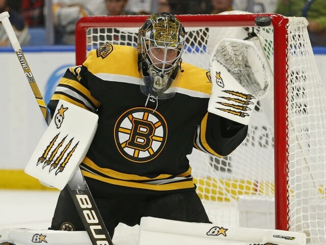NHL: Boston vyhral s čistým kontom, Halák sa stal hrdinom zápasu