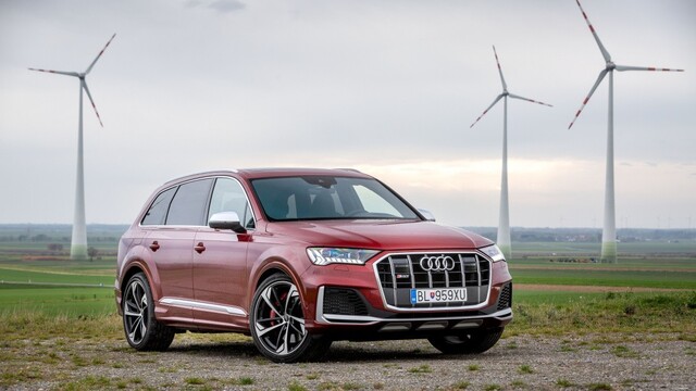 Audi SQ7 a DS 3 Crossback