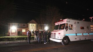 V dome rabína útočil mačetou maskovaný muž, hlásia ranených