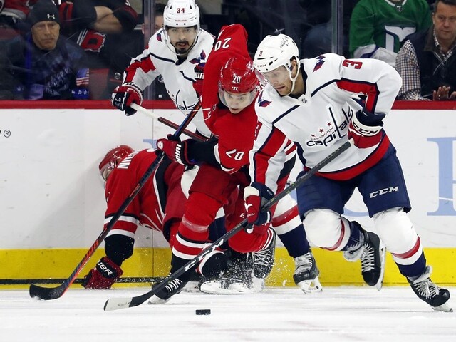 NHL: Pánik strelil gól, no Capitals to nepomohlo. Prehral s Carolinou