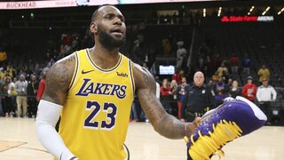 NBA: LeBron pri výhre Lakers prekonal hranicu 9000 asistencií