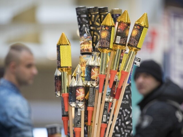 Pyrotechnika spôsobila vlani desiatky požiarov. Takto s ňou narábať