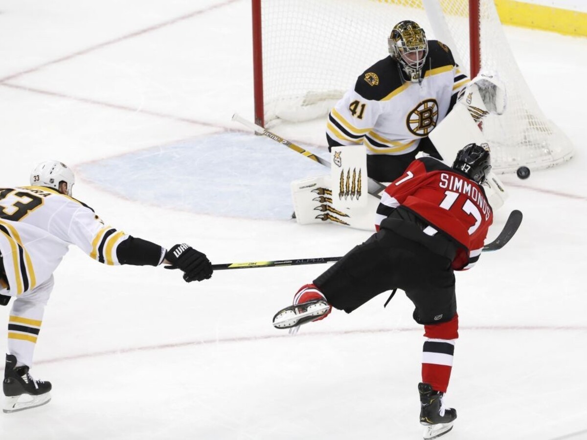 NHL: Bostonu nestačilo 42 zákrokov Haláka, prehral po nájazdoch
