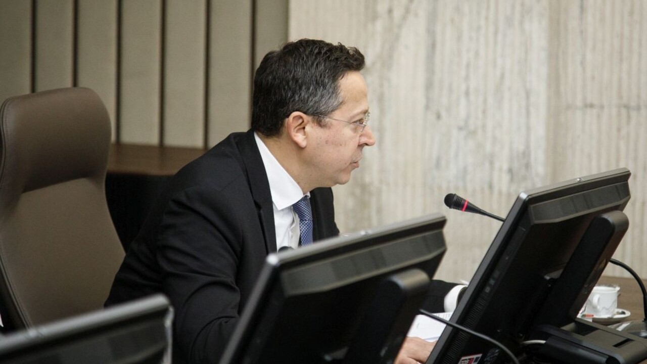 Útvar hľadajúci úspory pre štát musia ministri brať vážnejšie