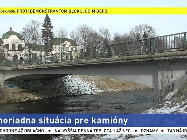 Situácia je ešte vážnejšia. Kamióny nie je možné presmerovať