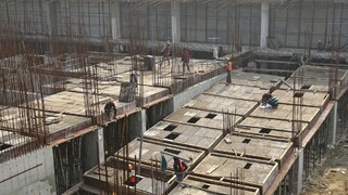 Pomalší rast ekonomiky i vyššie platy. Aké sú odhady na rok 2020?