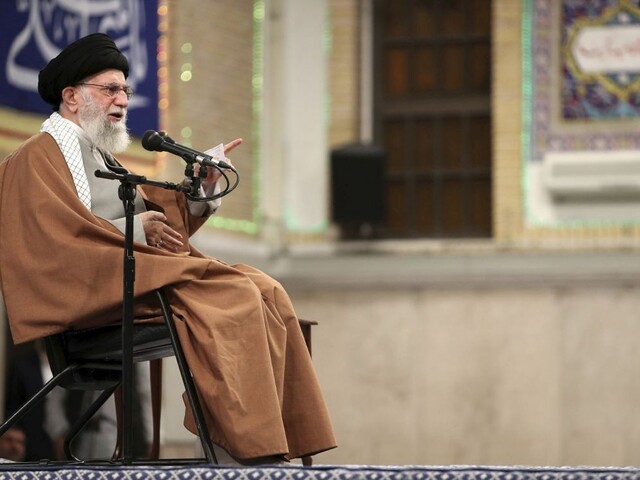 Irán sľubuje krutú odplatu, po smrti generála vyhlásil smútok