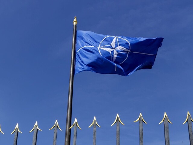 Po smrti generála reaguje aj NATO, pozastavilo výcvik v Iraku