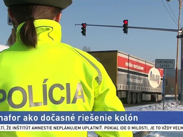 Vo Svrčinovci pribudol semafor, má dočasne vyriešiť kolóny