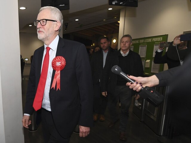 Nový líder nahradí Corbyna, jeho meno prezradia v apríli