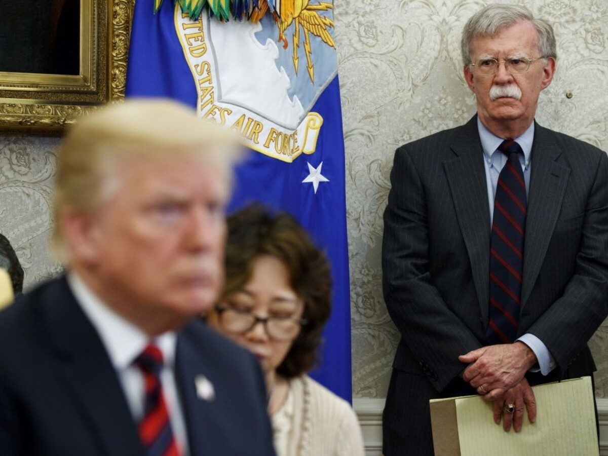 Som pripravený svedčiť, oznámil bývalý Trumpov poradca Bolton