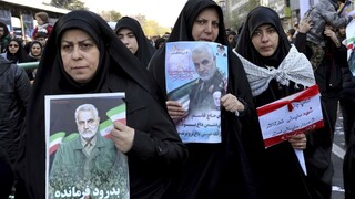 Zvažujeme 13 možností odvety, tvrdí Irán po zabití generála