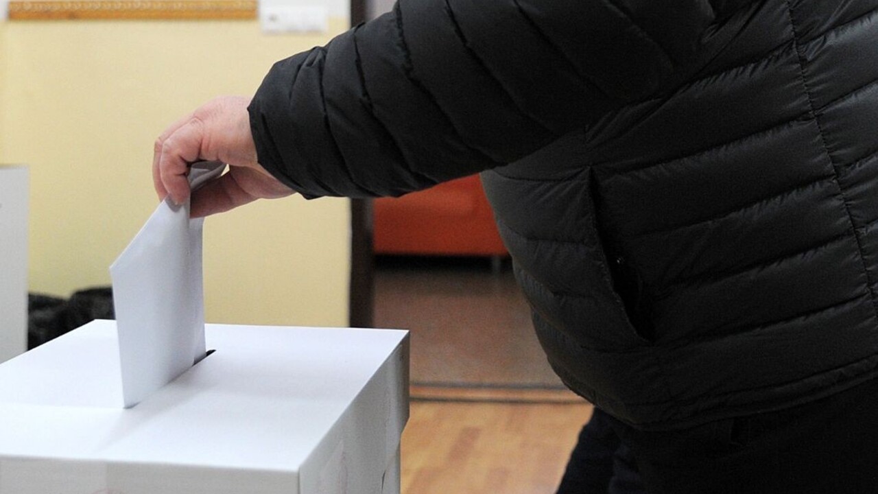 Diplomaciu obvinili, že bráni informovaniu o hlasovaní zo zahraničia