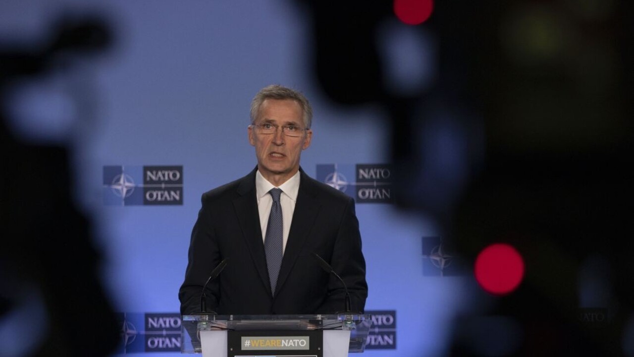 NATO stiahne časť ľudí z Iraku. Mohli by sa stať terčom, uvádza