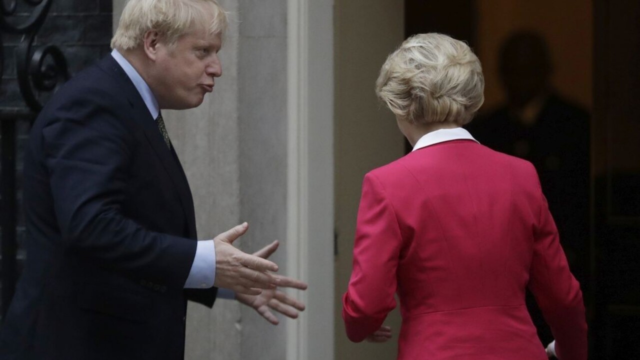 Johnson sa stretol so šéfkou EK. Dohoda s EÚ by mohla vzniknúť po etapách