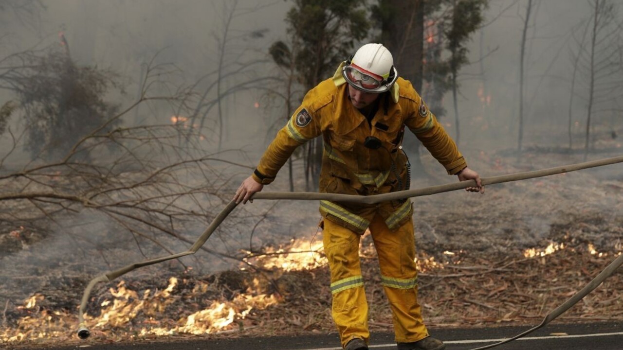 Austrália vydala pre požiare nové varovania. Predĺžili i stav núdze