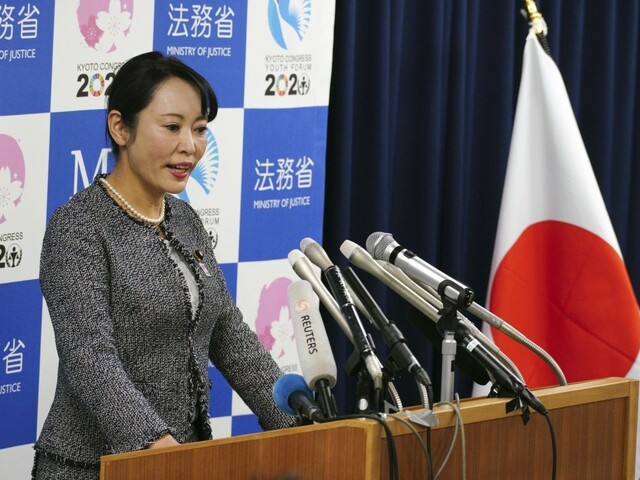 Nepravdivé. Japonská ministerka odsúdila slová exšéfa Nissanu