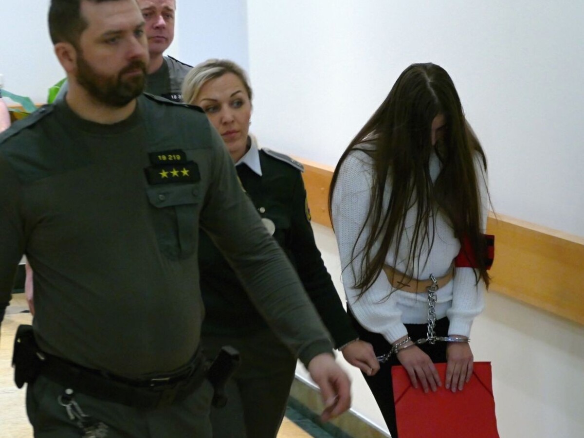 Tínedžerke Judite hrozí za vraždu kamaráta najvyšší možný trest