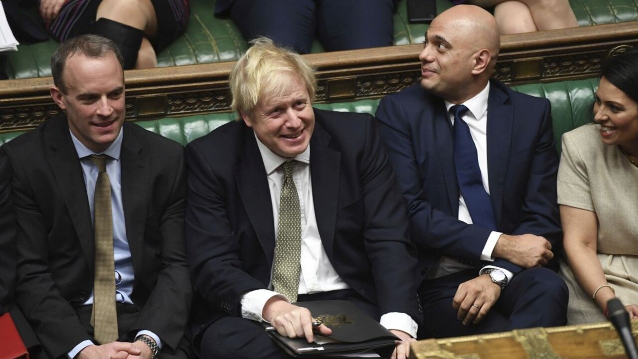 Poslanci definitívne odhlasovali zákon k odchodu Británie z EÚ