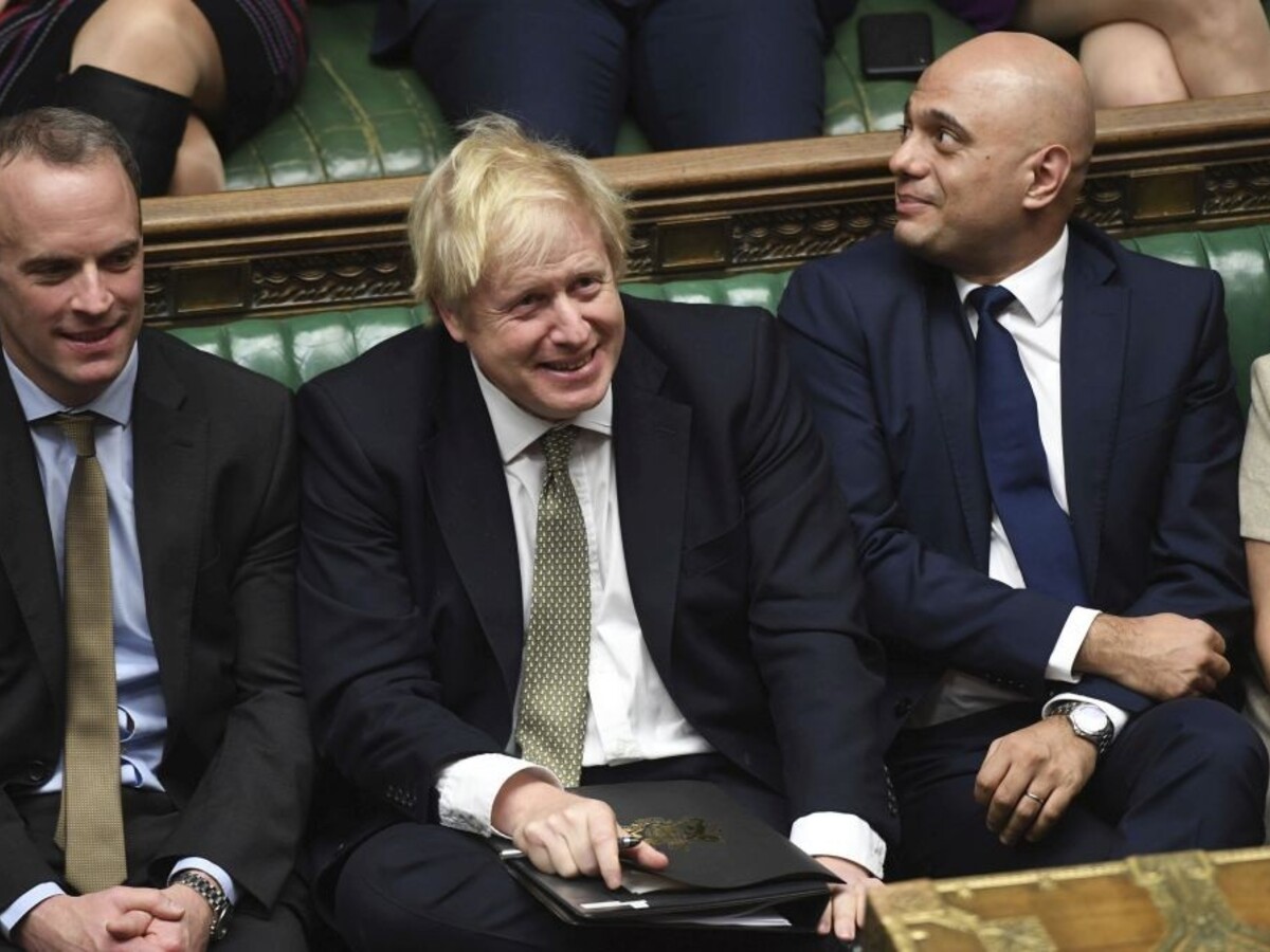 Poslanci definitívne odhlasovali zákon k odchodu Británie z EÚ