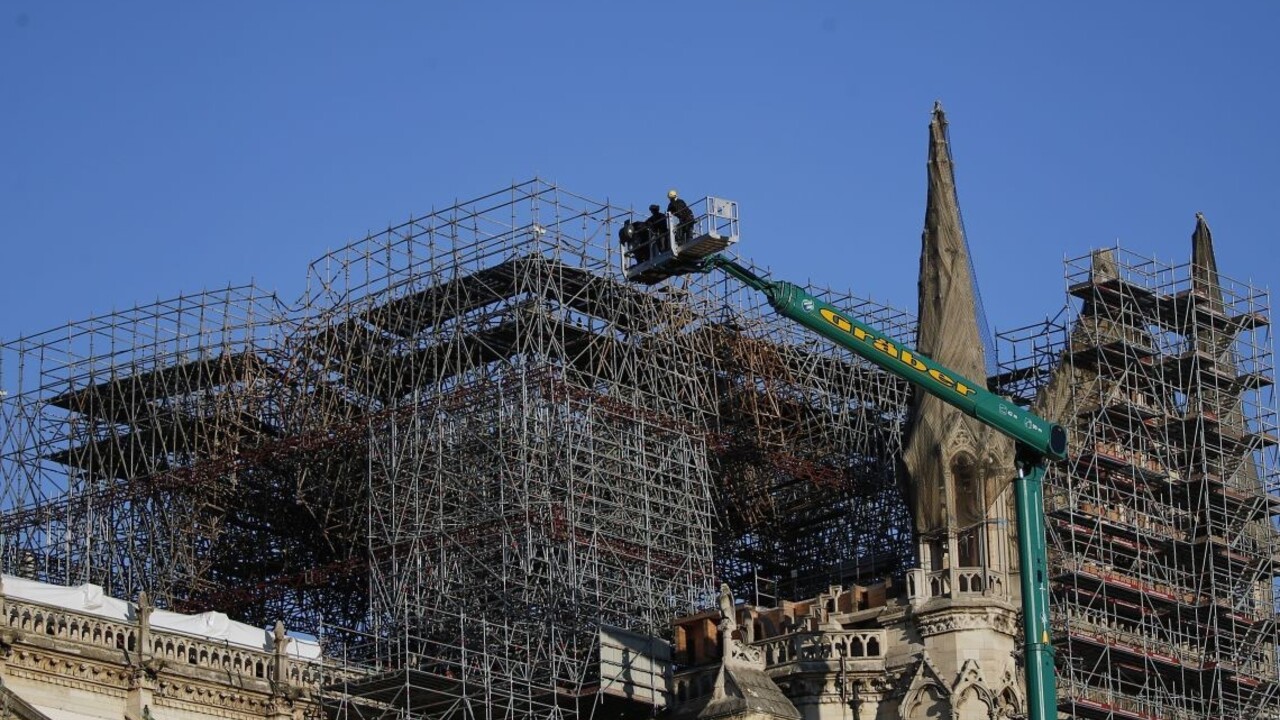 Ako obnoviť Notre-Dame? Popredný architekt navrhuje drevo