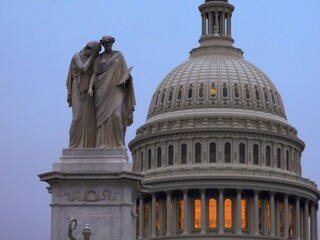 Senát USA ocenil demokratické úspechy ČR a SR po páde režimu