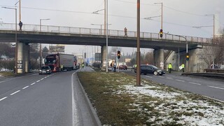 Kamionisti pritvrdzujú, vodiči sa majú vyhnúť ďalším úsekom