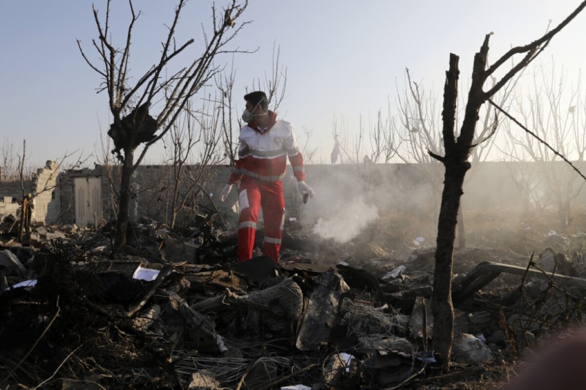 iran-plane-crash-47637-a12c803b922b4cf8bcbcf6b9ea2cd8bb_4c3c1ec9.jpg