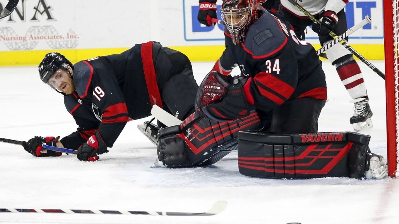 NHL: Domáce tímy víťazili, Mrázek má tretí shutout v sezóne