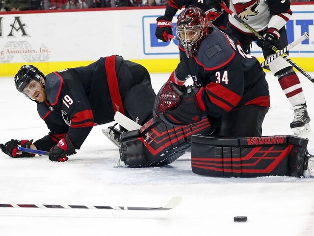 NHL: Domáce tímy víťazili, Mrázek má tretí shutout v sezóne