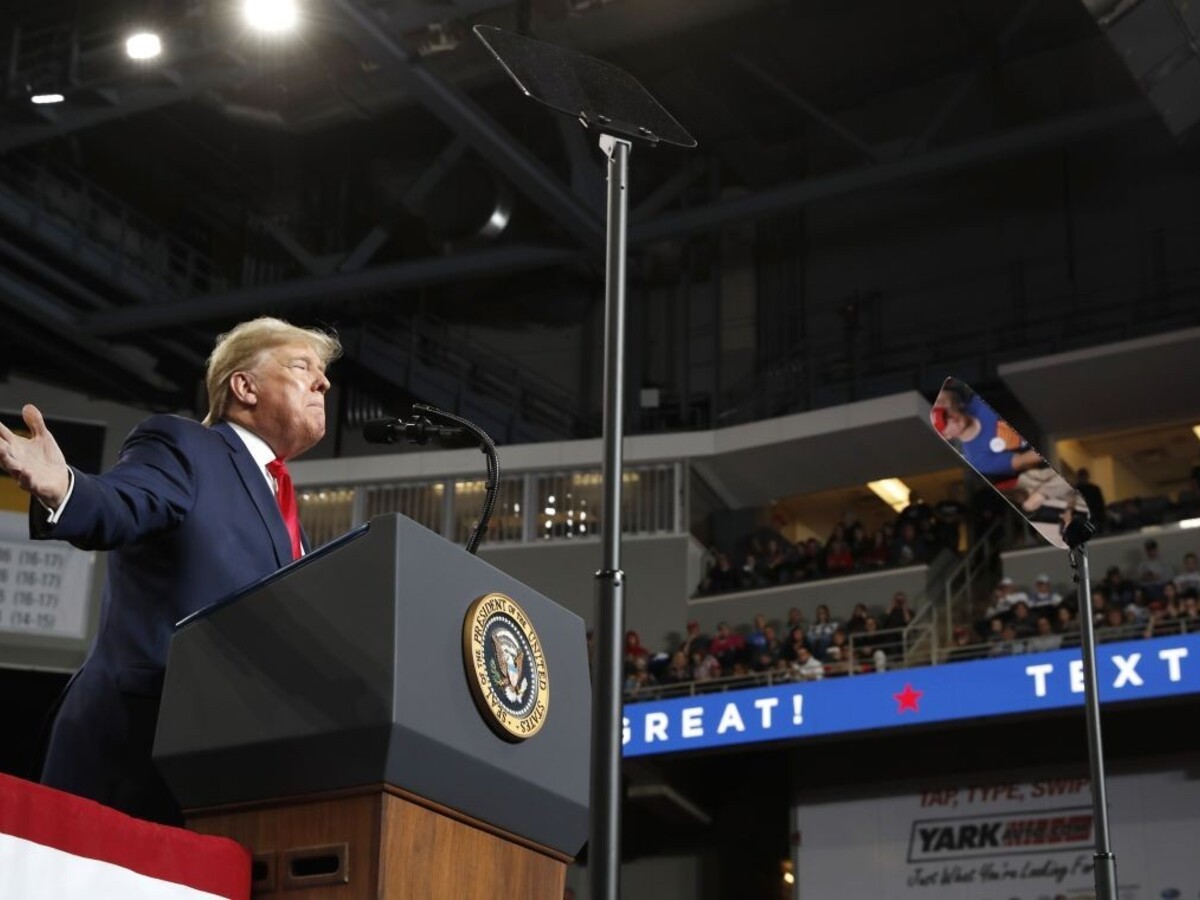 USA vás sledujú, nezabíjajte demonštrantov, varuje Trump Irán