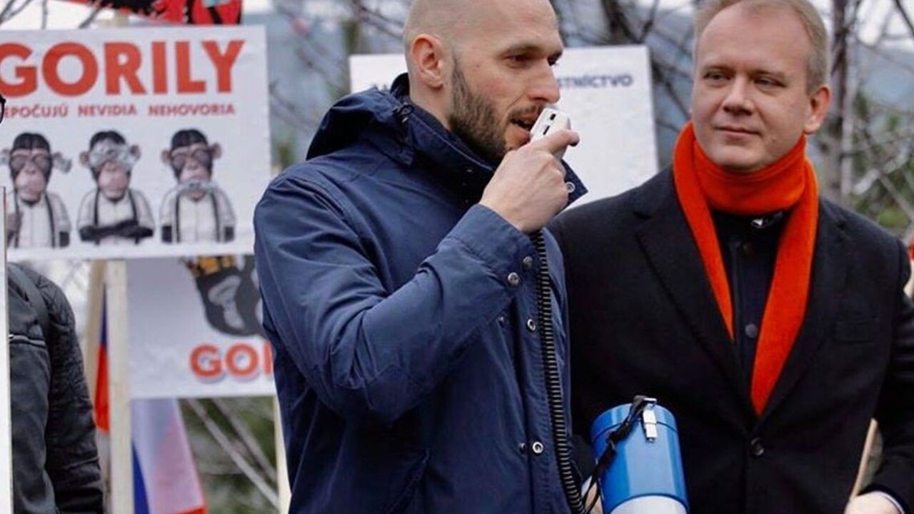 Pred sídlom Penty sa konal protest, PS/Spolu podáva podnety