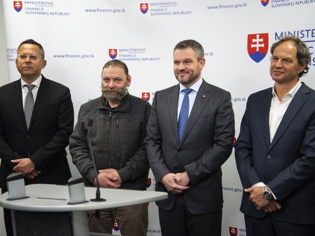 Premiér sa dohodol s autodopravcami, sľúbil zníženie dane