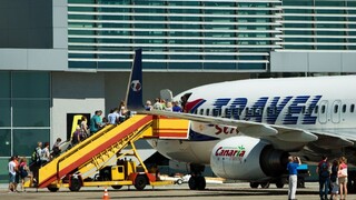 Priplatíme si za letenky? EK chce zaviesť ekologické dane a clá