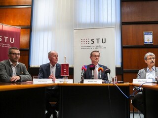 Postavili sa za ňu kolegovia i študenti. Bieliková sa môže vrátiť