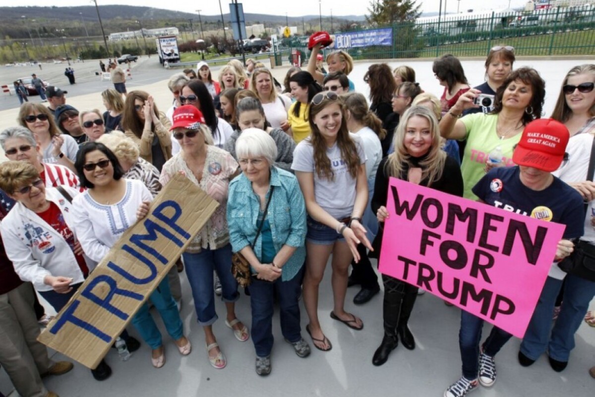 trump-women_4ba38cca.jpg