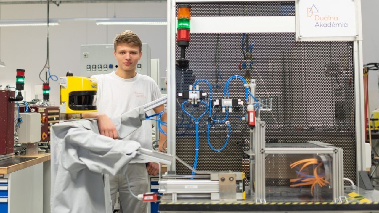 Duálna akadémia: Na strednej škole sa vzdelávajú aj zarábajú